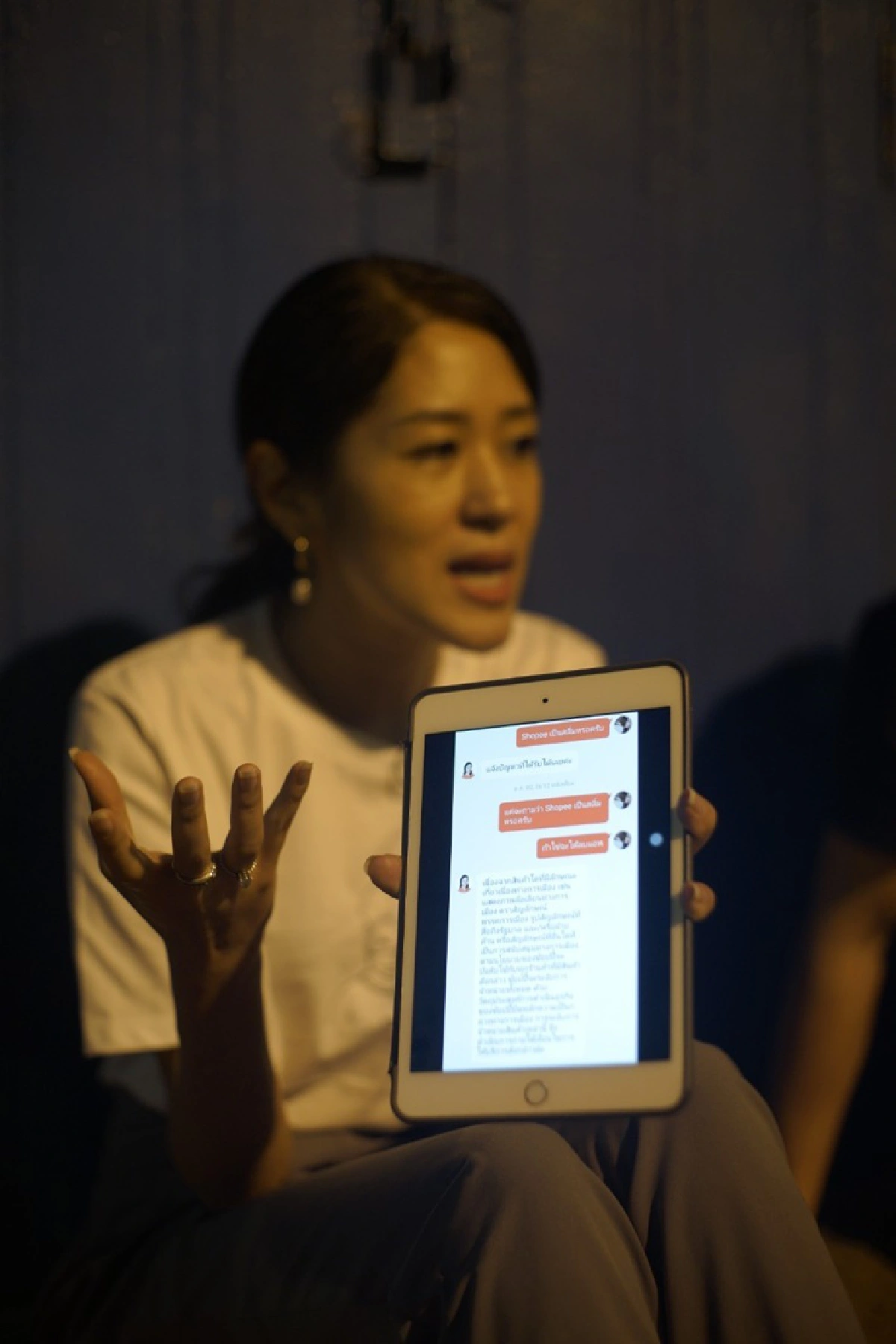 "ช่อ"โวย Shopee แบนสินค้า เลือกปฏิบัติ ทำไมเสื้อ"ไทยภักดี"ขายได้