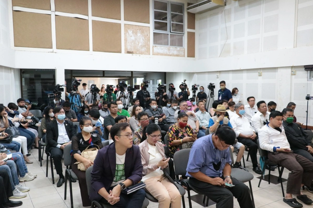 วงสัมนาร่วมทุกฝ่ายเห็นพ้องจี้รัฐสภาต้องแก้ไขรธน.ลดความขัดแย้งสังคม