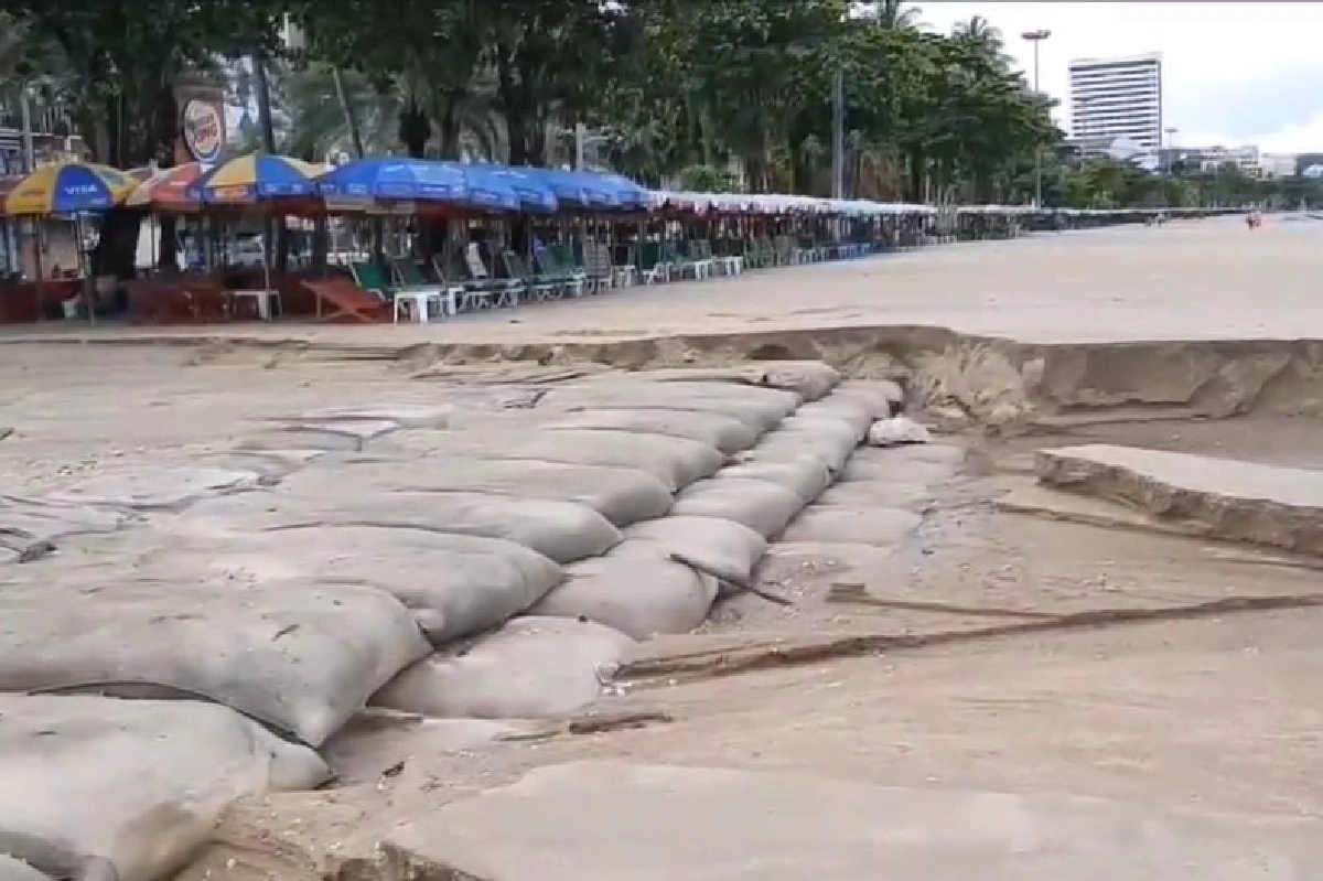ฝนถล่มพัทยานาน3ชม.น้ำเซาะชายหาดพังหลายจุด