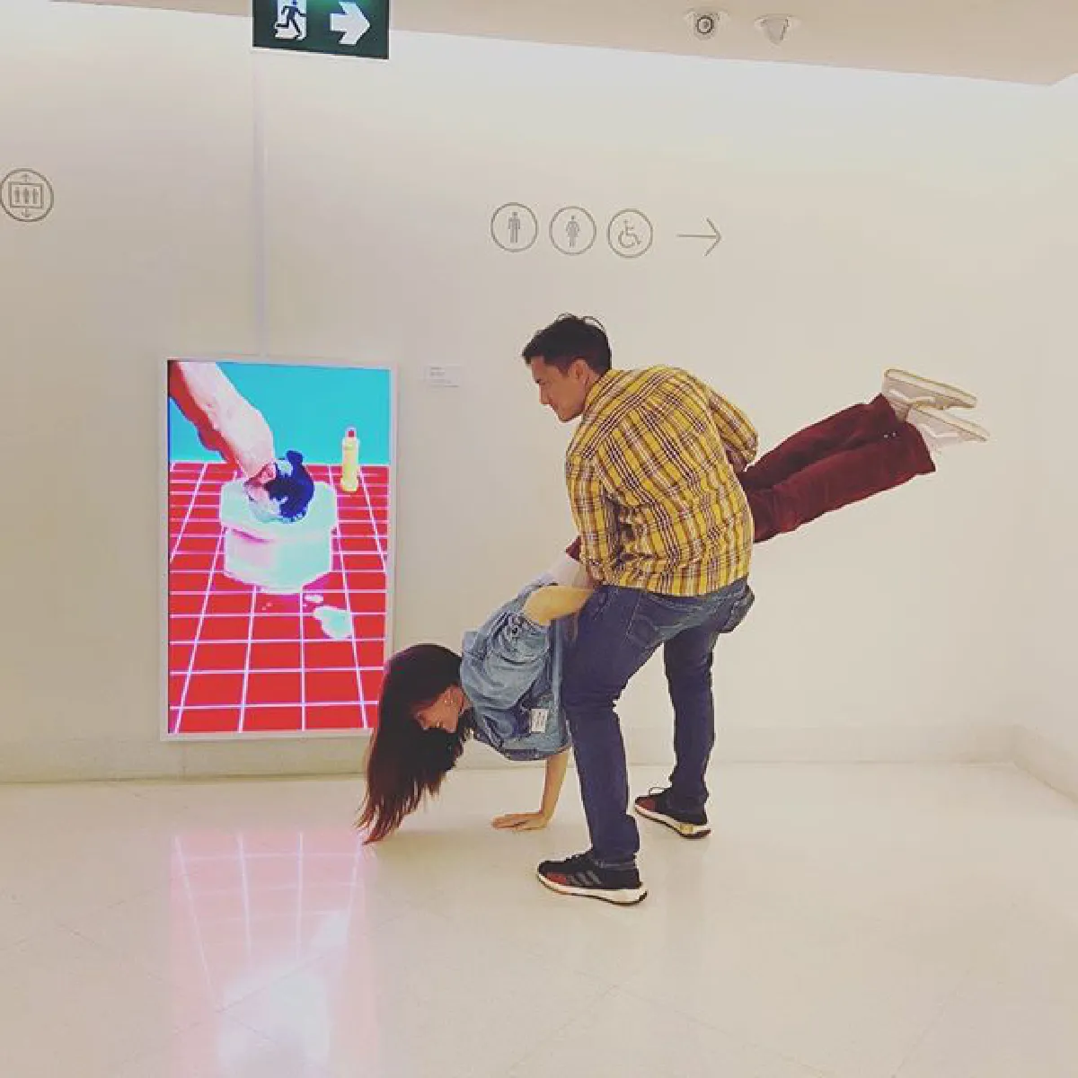 มารีญา-วรรณสิงห์ ควงคู่เที่ยวชมศิลปะ โพสท่ายากโชว์หวานไม่ซ้ำใคร