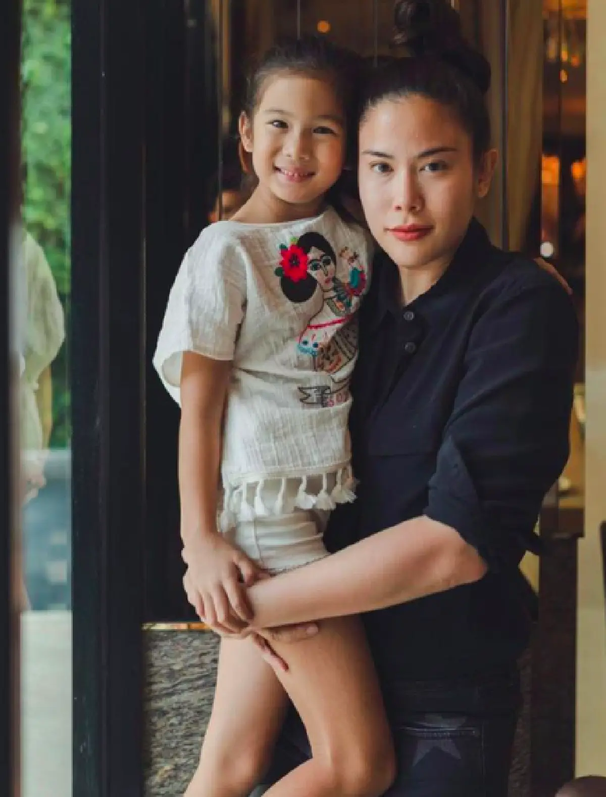 “พลอย จินดาโชติ” อวยพรวันเกิด “น้องเวลา” อายุครบ 8 ขวบ ด้วยภาพถ่ายแบบสุดเก๋ 