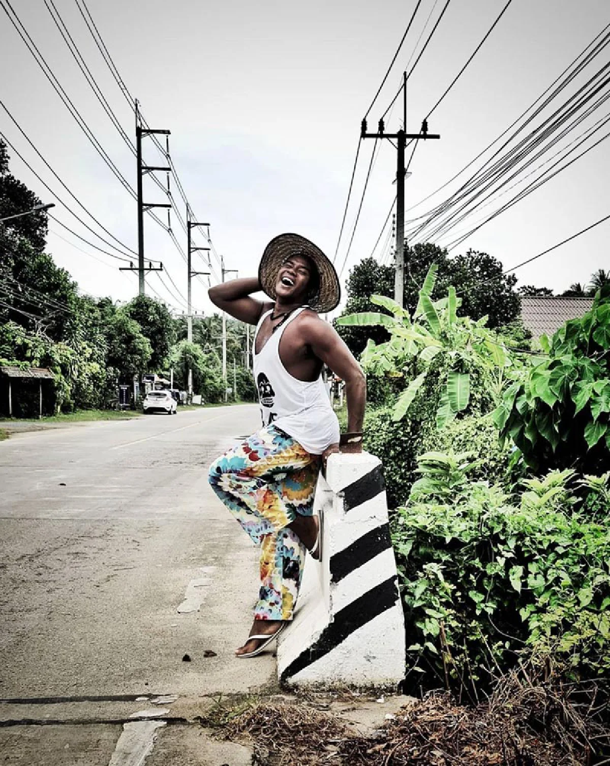 “รัศมีแข” โพสท่าสุดเริดถ่ายคู่คอสะพานที่สมุย ทำคนแห่ทักจุดนี้คุ้นๆ นะ