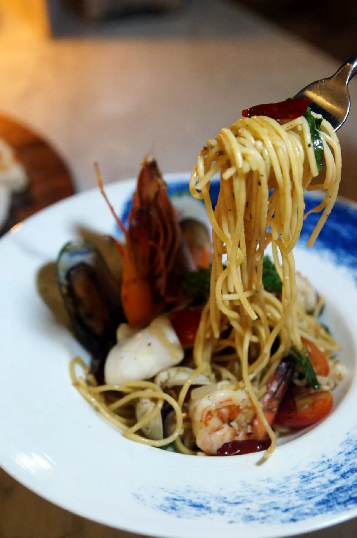 Azure วิวดี ซีฟู้ดเลิศ อร่อยเลือกได้ในสไตล์ You Grab, We Cook