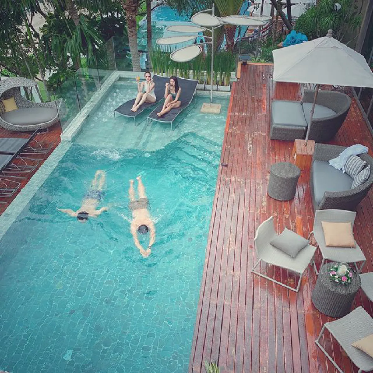 “เนย โชติกา-กระแต ศุภักษร“ แท็คทีมพร้อมครอบครัวพากันเที่ยวพักผ่อนทะเลพัทยา 