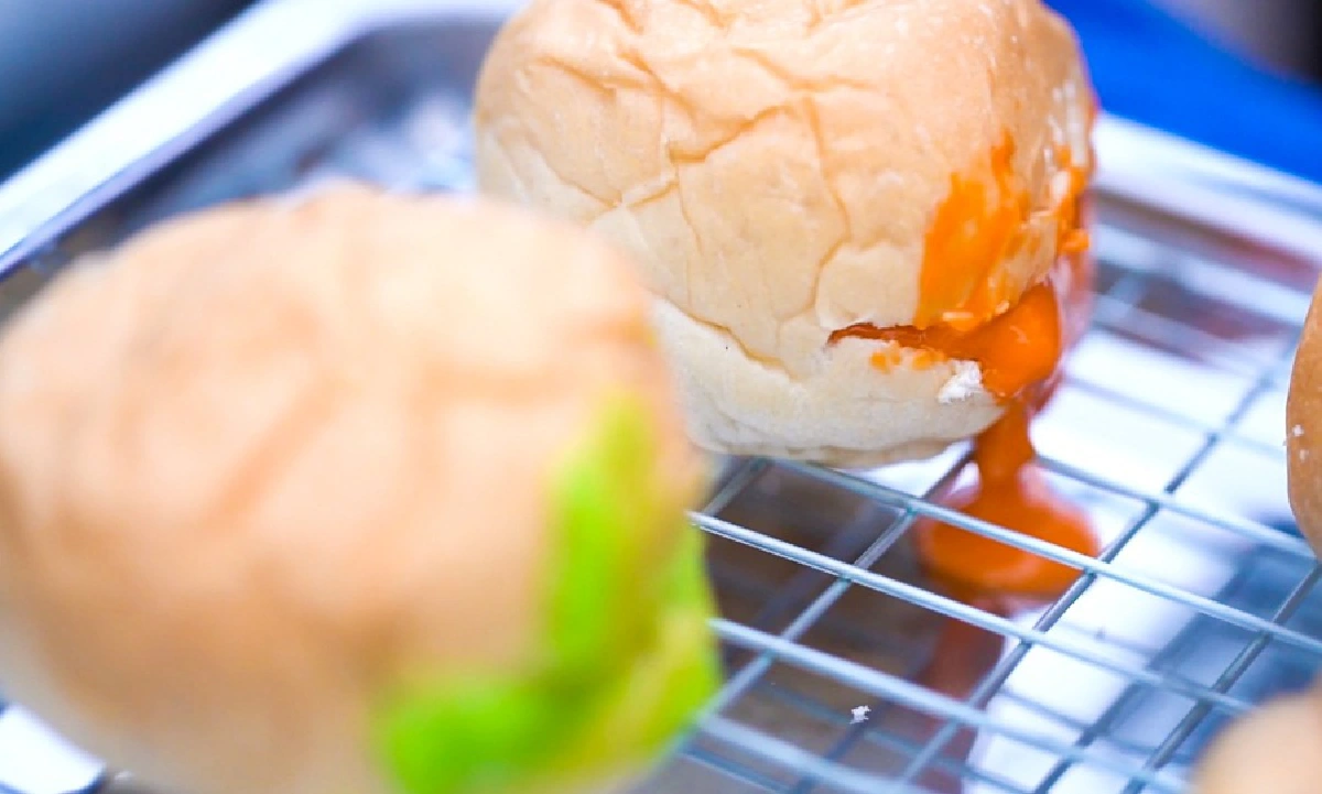 ตัวก็ต้องสร้าง 'คนแก่-คนท้อง-คนจร'ก็ต้องกินฟรี! หวานเจี๊ยบปังปิ้ง&นมสดของคนคิดดี "ท๊อฟฟี่-ภควัต อุดชัย"