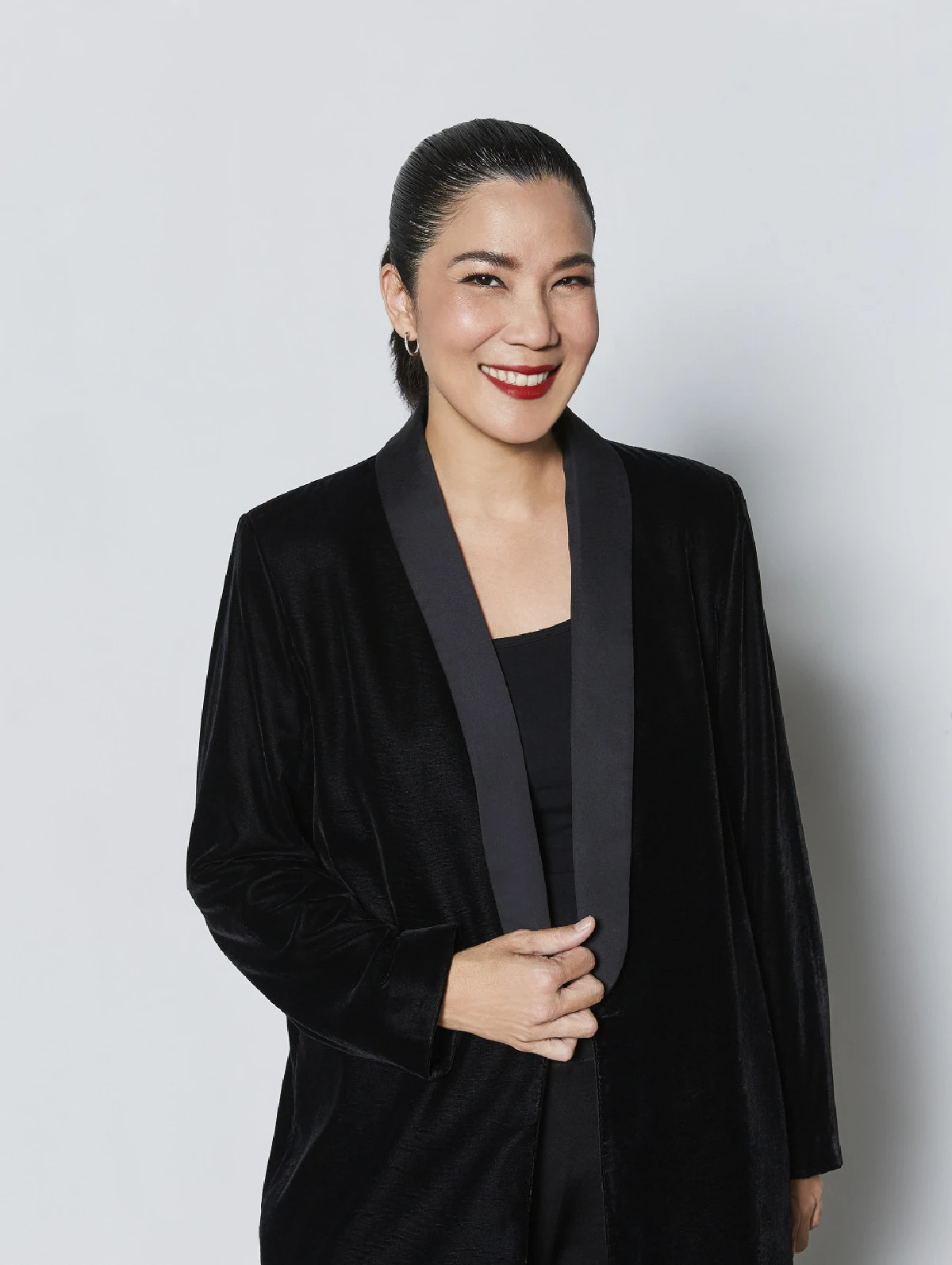 รวมผลงานดีไซเนอร์ไทยชั้นนำที่ร่วมโชว์ในรันเวย์ดิจิทัล ELLE Digital Fashion Week 2020 Powered by Lazada