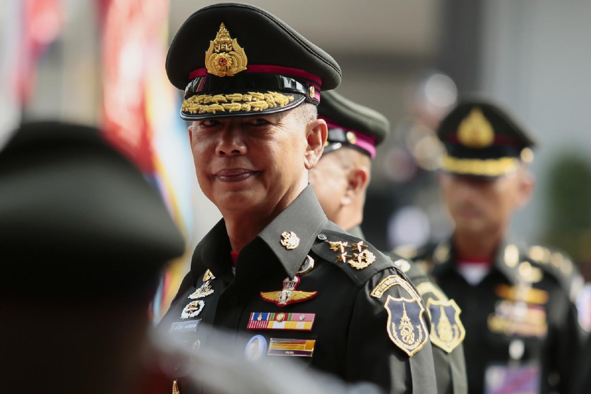 "บิ๊กแดง" เตรียมบวชถวาย "ในหลวง-พระราชินี” และโอกาสครบรอบวันสวรรคต ร.9 "บิ๊กแดง" เตรียมบวชถวาย "ในหลวง-พระราชินี” และโอกาสครบรอบวันสวรรคต ร.9