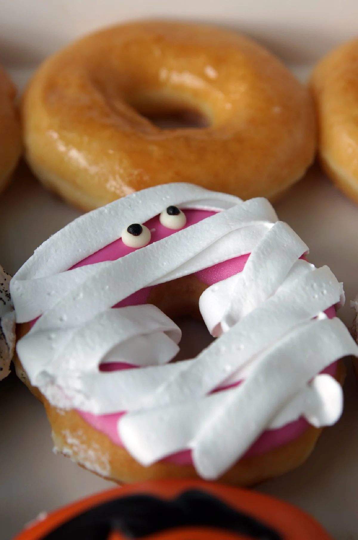 Krispy Kreme ต้อนรับเทศกาล Halloween ด้วยโดนัทหน้าใหม่ 4 รสชาติ