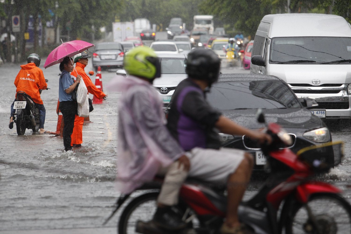 เตือนคนกรุงเตรียมเจอฝนตกหนัก 7-9ต.ค.นี้ เตือนคนกรุงเตรียมเจอฝนตกหนัก 7-9ต.ค.นี้