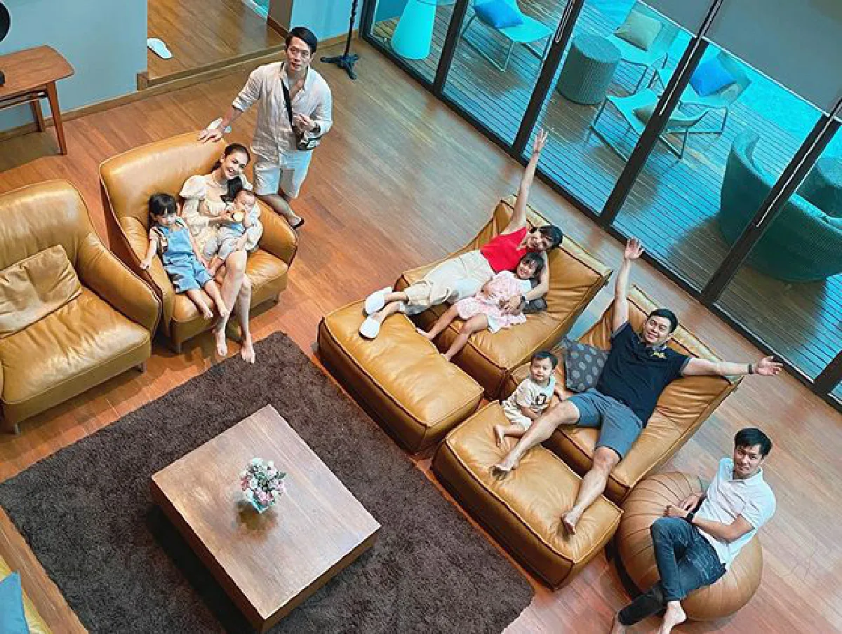 “เนย โชติกา-กระแต ศุภักษร“ แท็คทีมพร้อมครอบครัวพากันเที่ยวพักผ่อนทะเลพัทยา 