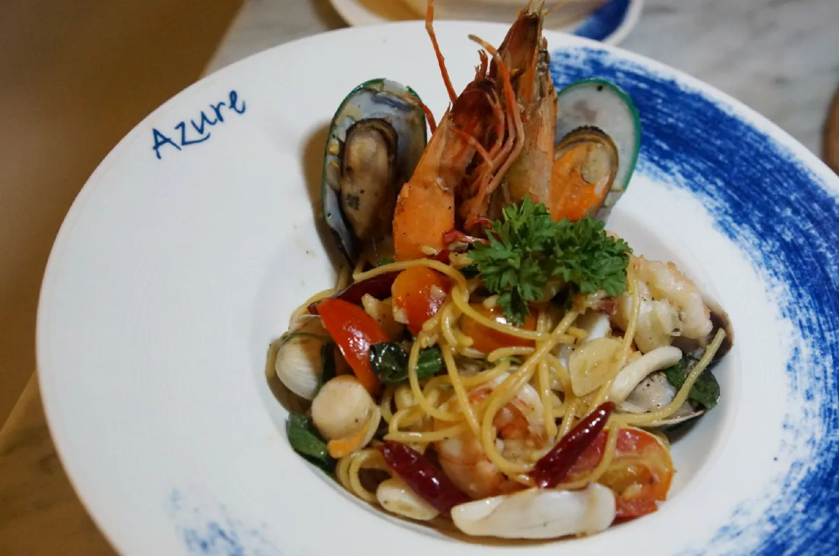 Azure วิวดี ซีฟู้ดเลิศ อร่อยเลือกได้ในสไตล์ You Grab, We Cook