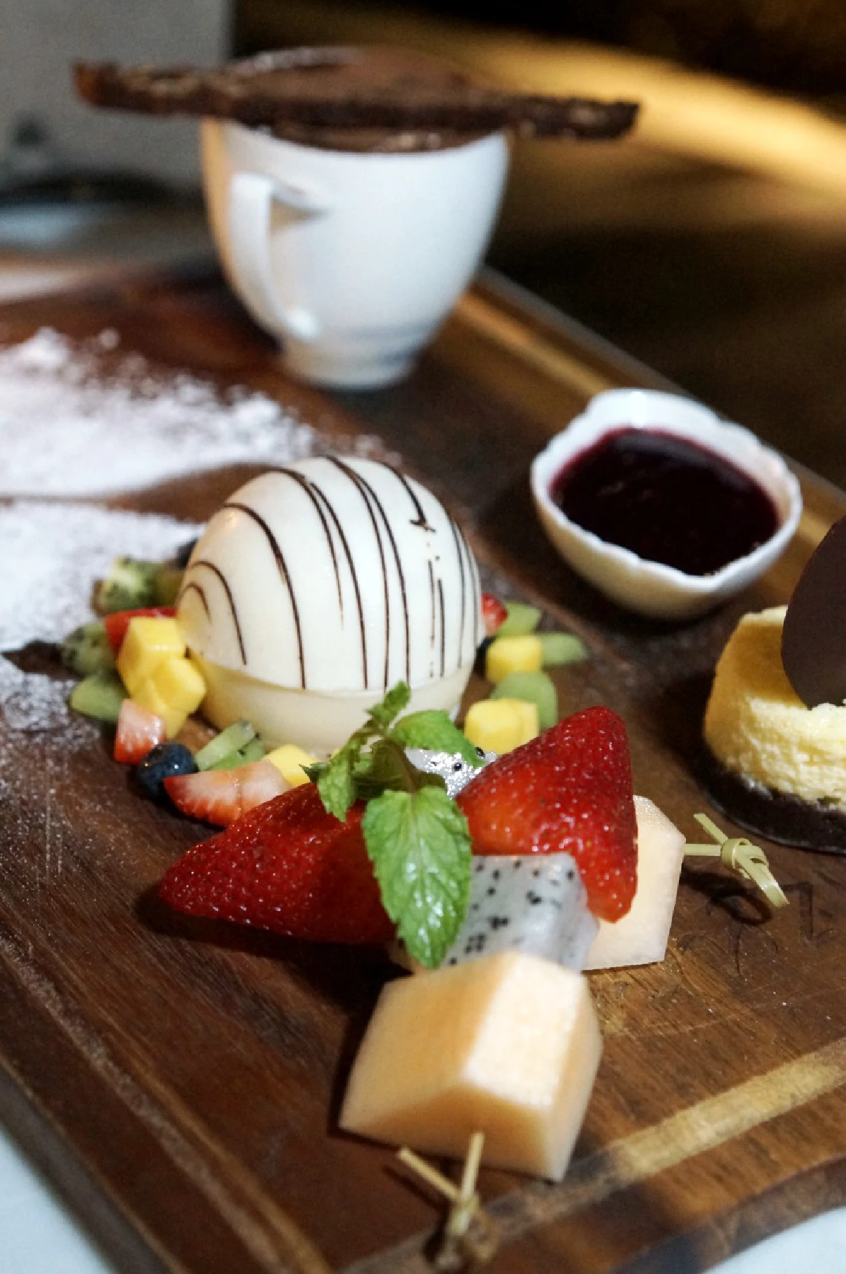 Azure วิวดี ซีฟู้ดเลิศ อร่อยเลือกได้ในสไตล์ You Grab, We Cook