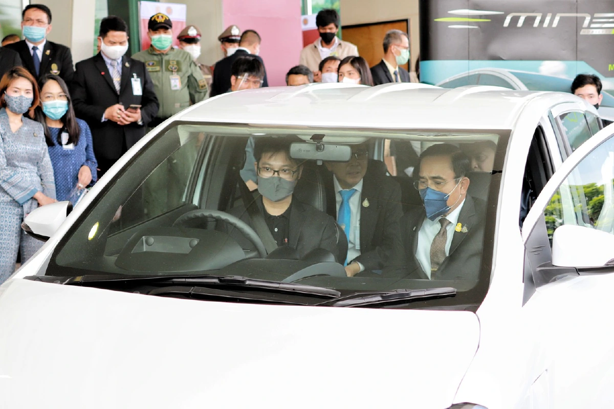 "บิ๊กตู่"กลุ้มใจพูดมากไปถูกไล่ให้ลาออก