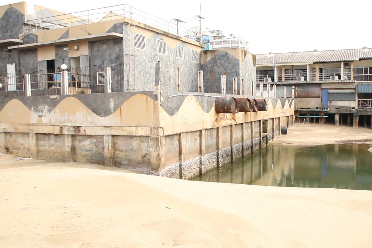 พัทยาเร่งแก้ไขปัญหาน้ำท่วมชายหาดแบบถาวร