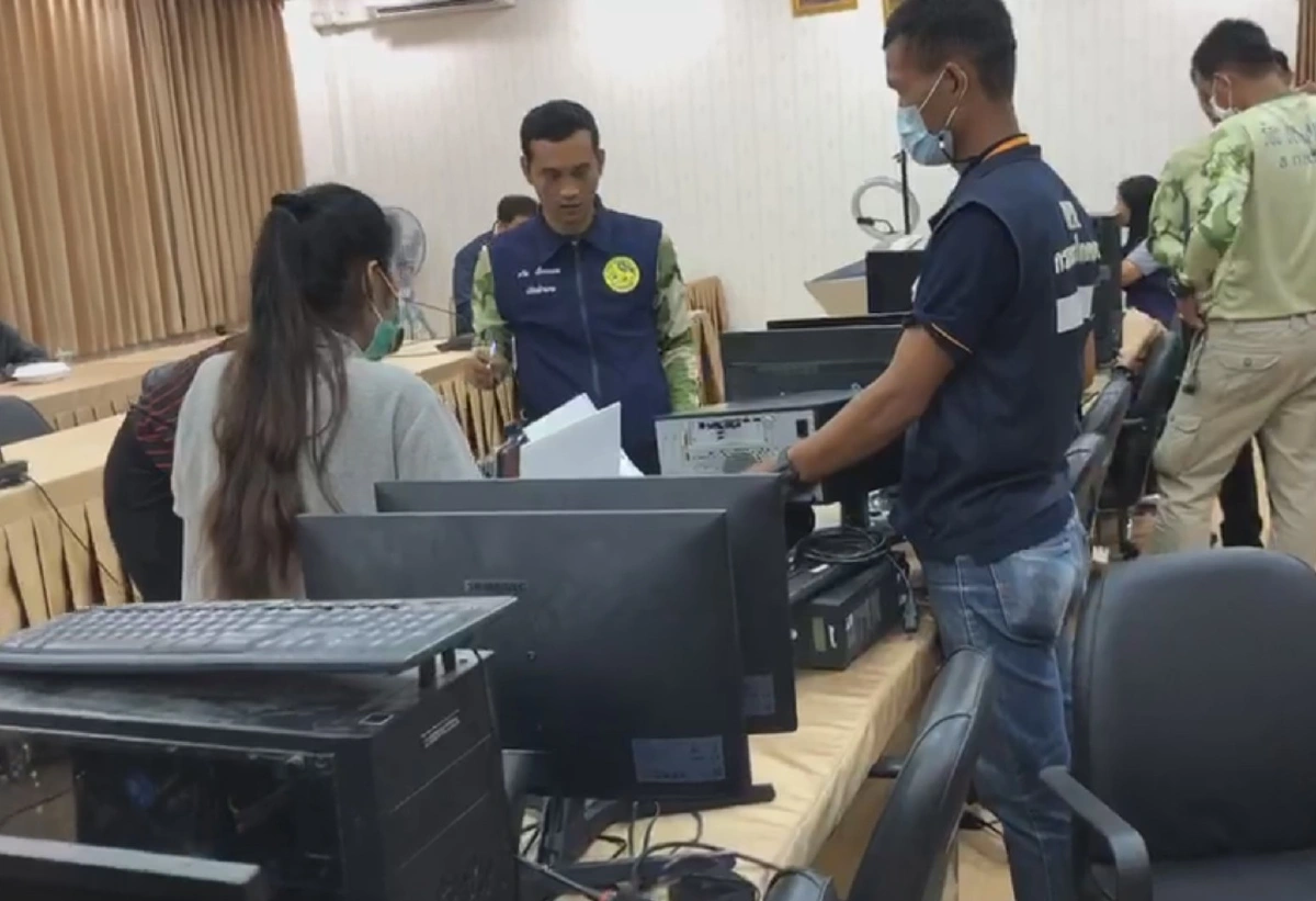 ฝ่ายปกครองกาญจน์ร่วมตำรวจเลาขวัญทลายบ่อนพนันออนไลน์