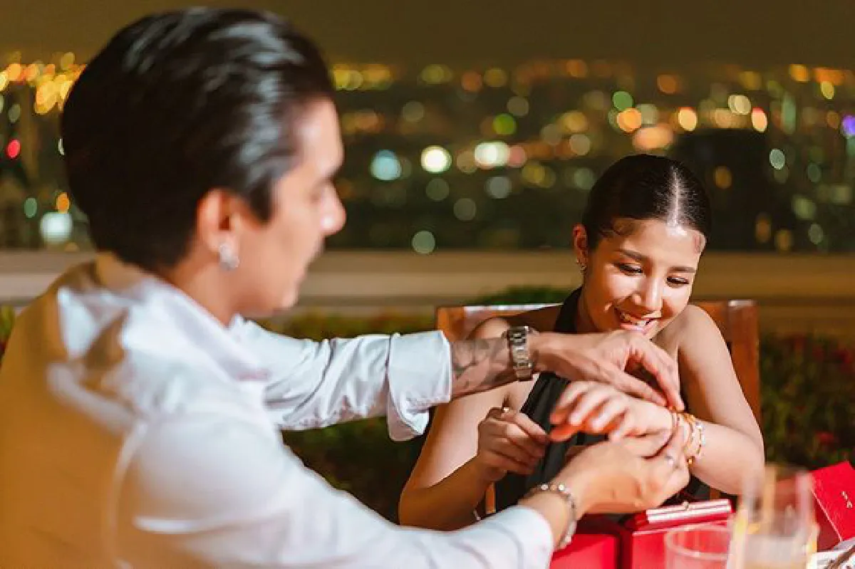  "ใบเตย" ดีใจหนักมาก! “ดีเจแมน” ทำเซอร์ไพรส์มอบเครื่องประดับแบรนด์หรูให้ครบเซ็ต