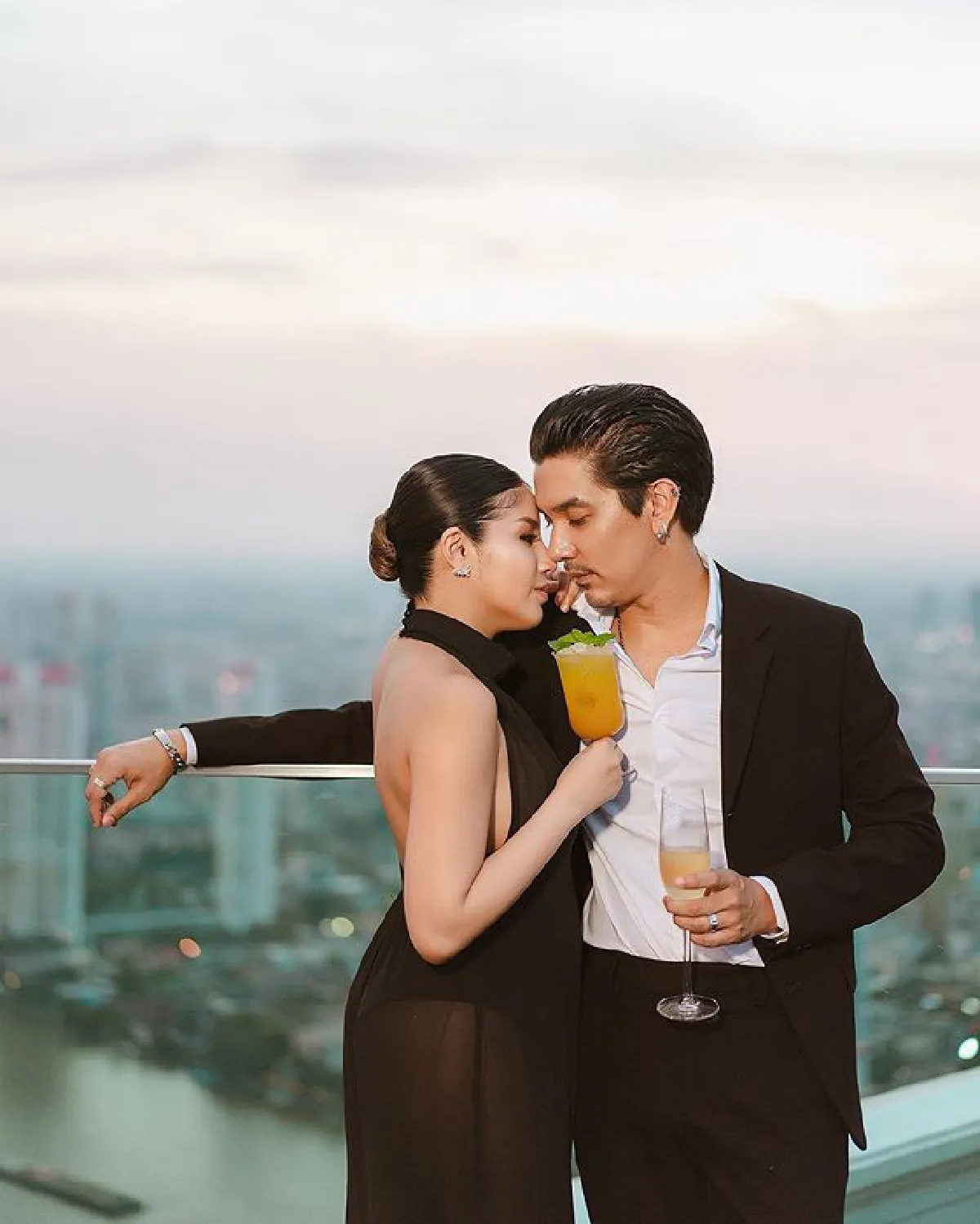  "ใบเตย" ดีใจหนักมาก! “ดีเจแมน” ทำเซอร์ไพรส์มอบเครื่องประดับแบรนด์หรูให้ครบเซ็ต