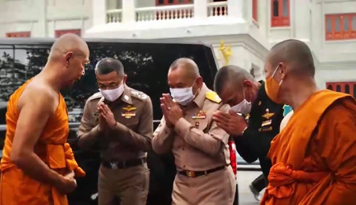 "บิ๊กแดง" บวชแล้ว อย่างเรียบง่าย ได้ฉายา “อภิรัชตโน”