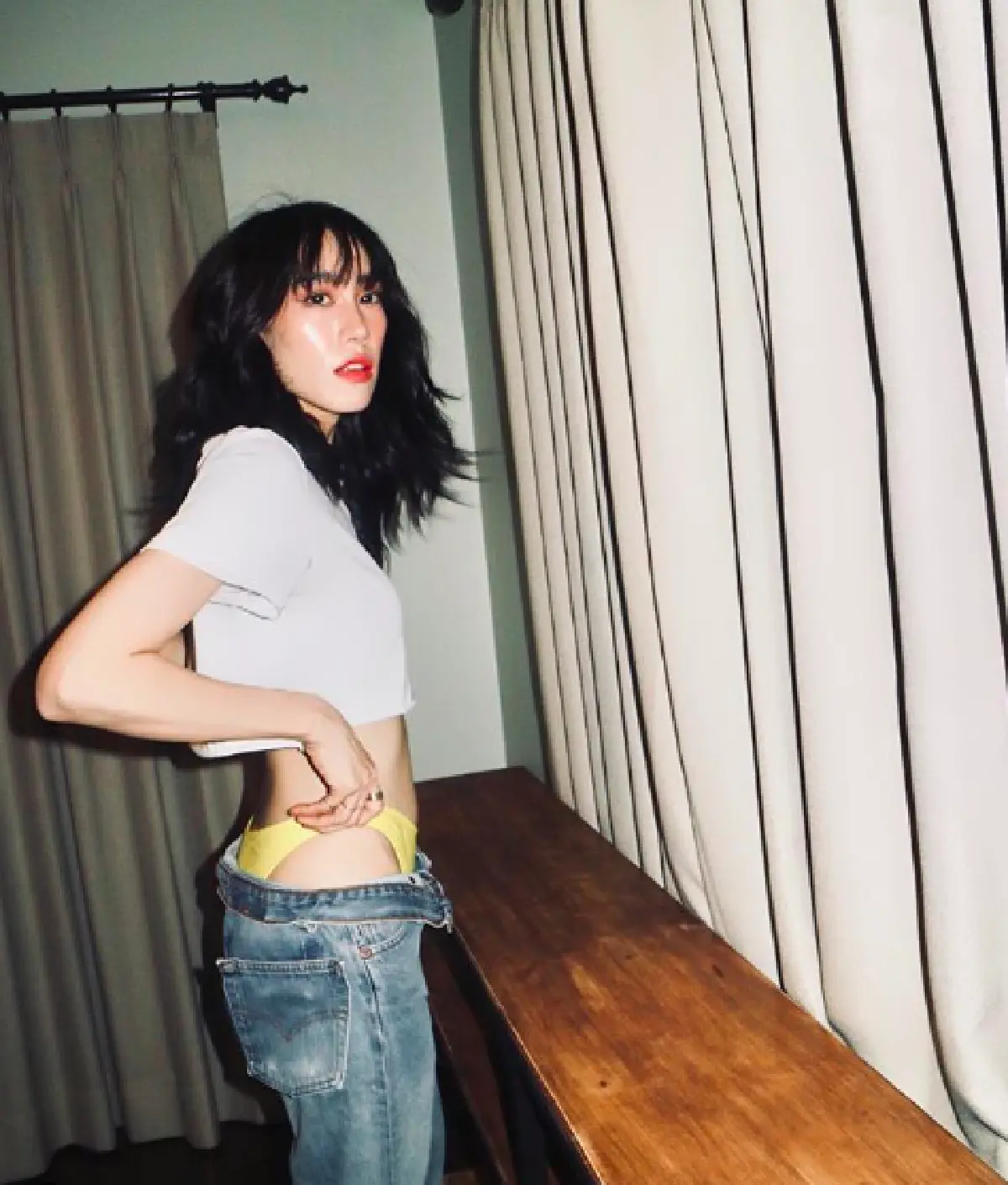 “ไอด้า” แซ่บคูณร้อย! อวดหุ่นบางสลิมในชุดวันพีซไฮคัทเว้าสูง