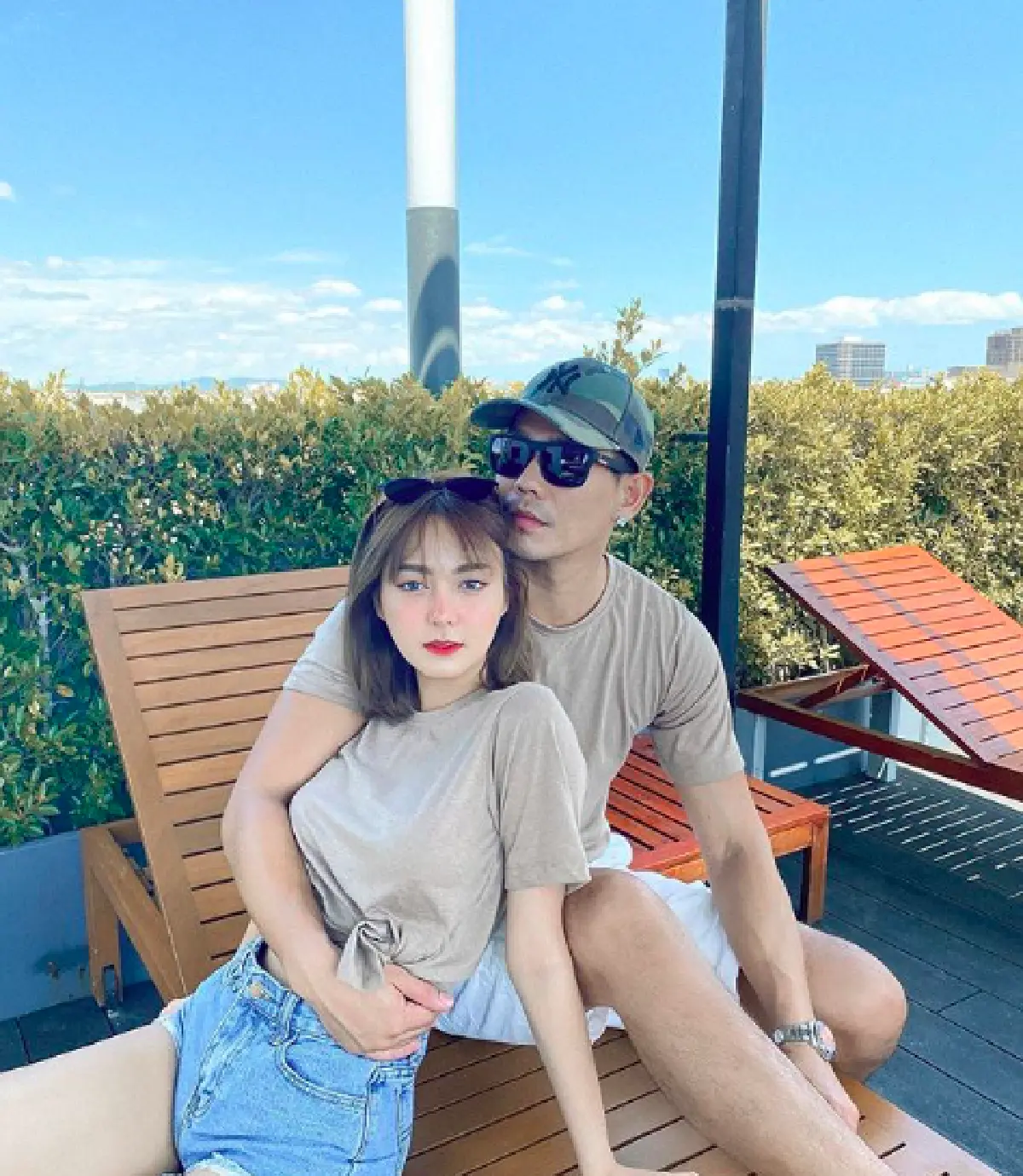 "อาร์-เอื้อย" เป่าเค้กฉลองรักครบรอบ 2 ปี ช็อตนี้มีคนถึงกับเสียน้ำตา