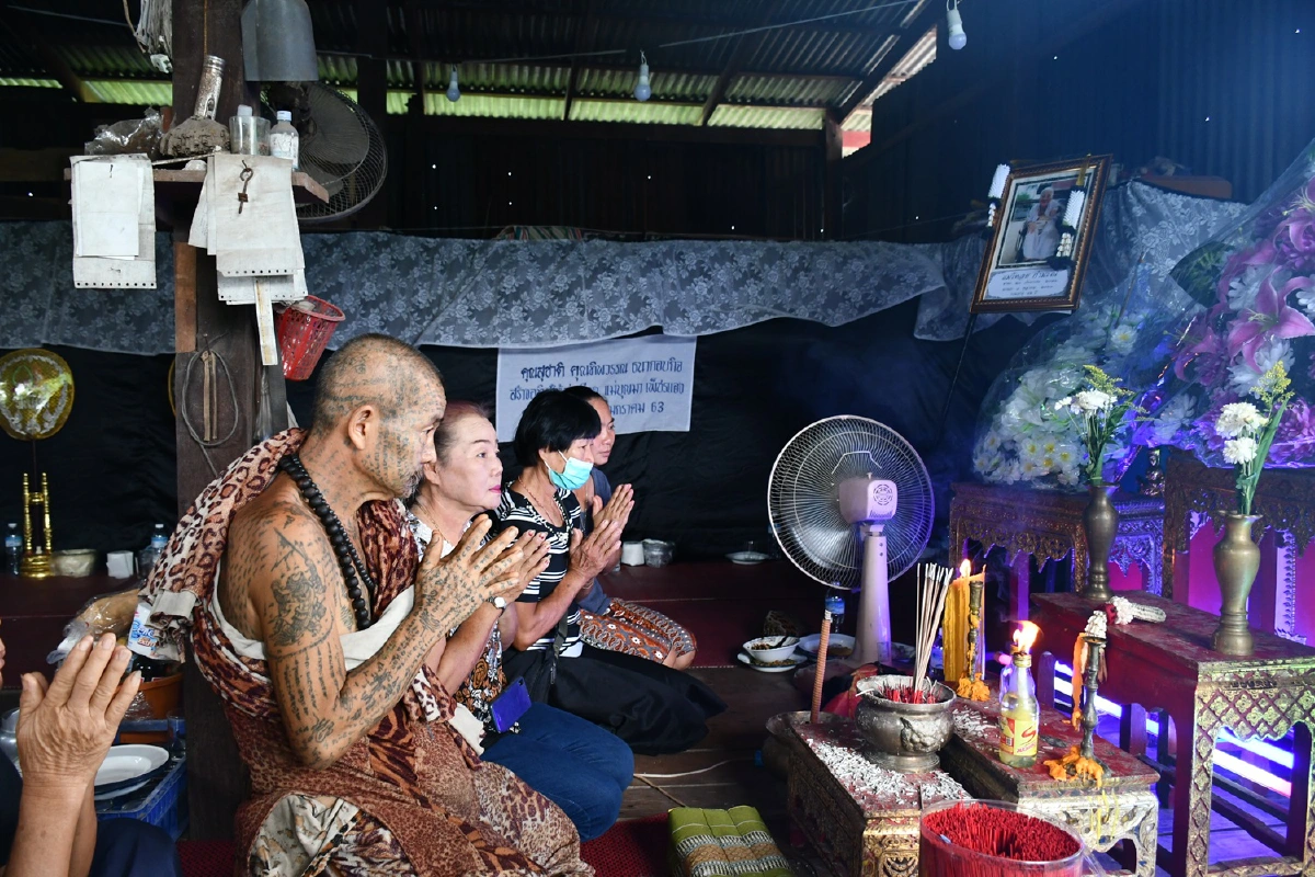 แม่ชีวัย92นอนโลง ปฎิบัติธรรมกับฤาษีลูกชายเสียชีวิตแล้ว