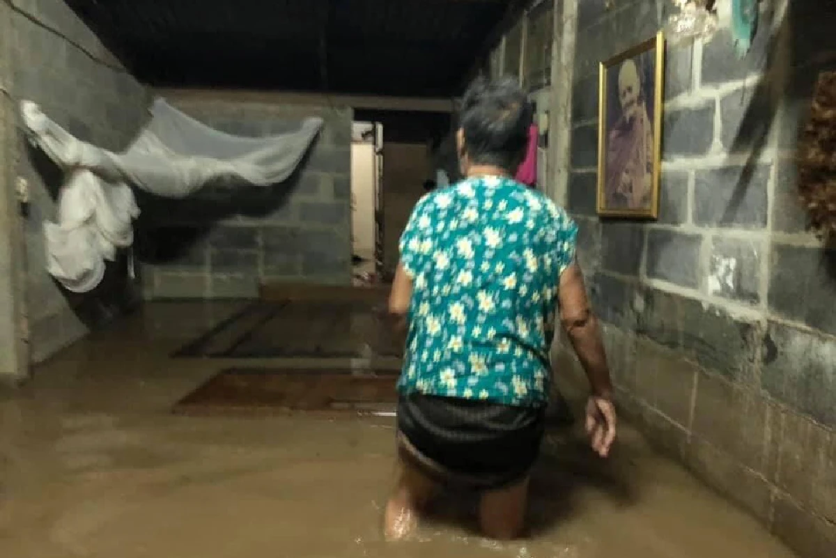 เปิดภาพนาทีประชาชนหนีน้ำป่าเขาใหญ่ท่วมปากช่อง