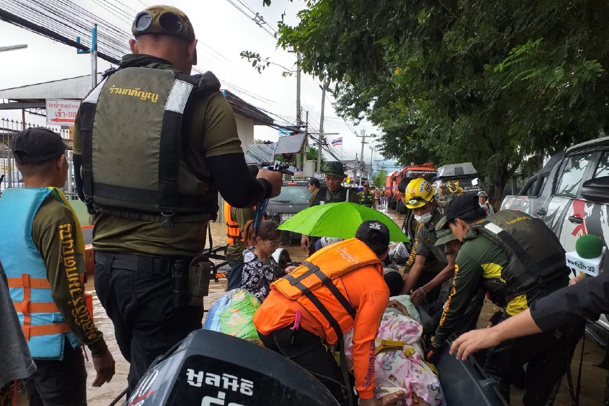 มวลน้ำก้อนใหญ่ถึงปากช่องใช้โดรนช่วยอพยพคนหนีท่วม