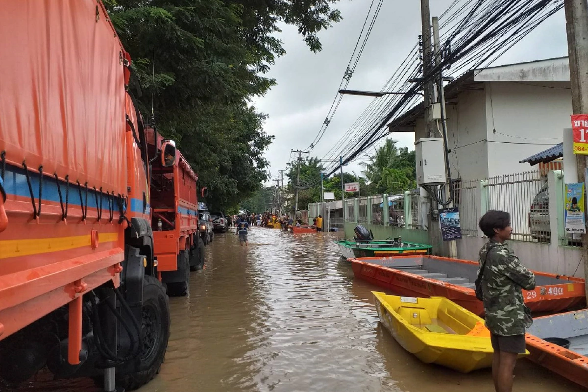 มวลน้ำก้อนใหญ่ถึงปากช่องใช้โดรนช่วยอพยพคนหนีท่วม