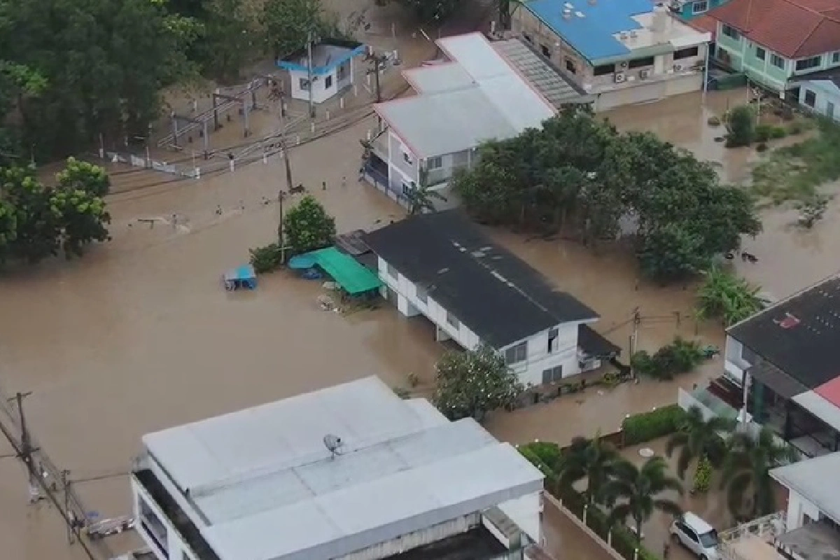 มวลน้ำก้อนใหญ่ถึงปากช่องใช้โดรนช่วยอพยพคนหนีท่วม