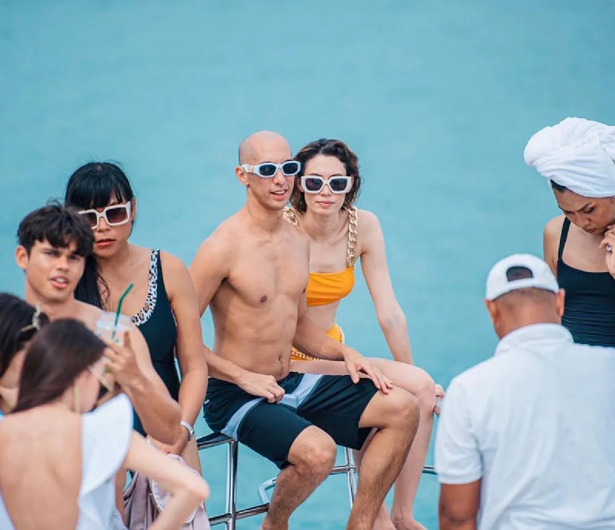 คู่นี้มันปัง! ซาบีน่า-อนัน อันวา โพสท่ายากโชว์หวานกลางทะเล