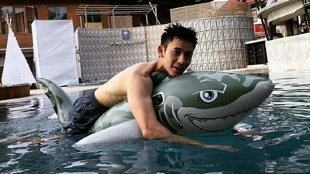 หรือว่าไม่โสดแล้ว? กวาง เดอะเฟซ สวีทแนบชิด โมสต์ วิศรุต บนเรือกลางทะเล