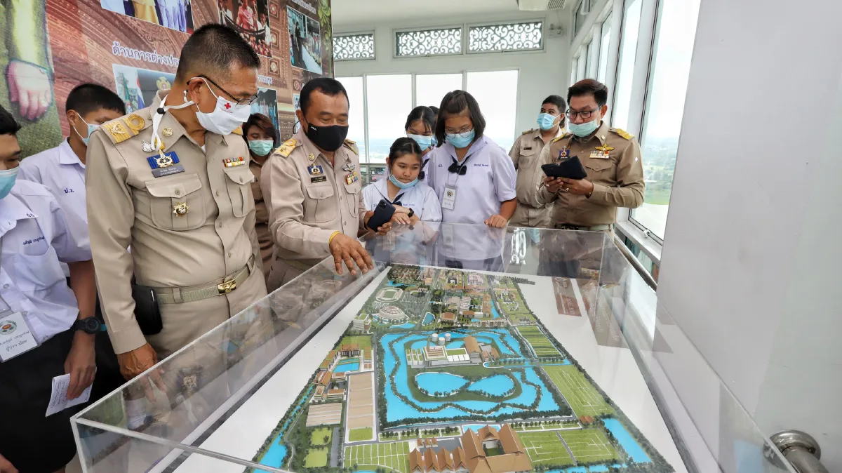 พ่อเมืองพาผู้ว่าน้อยทัวร์ดูการทำงานของจริงปลุกจิตสำนึกรักบ้านเกิด