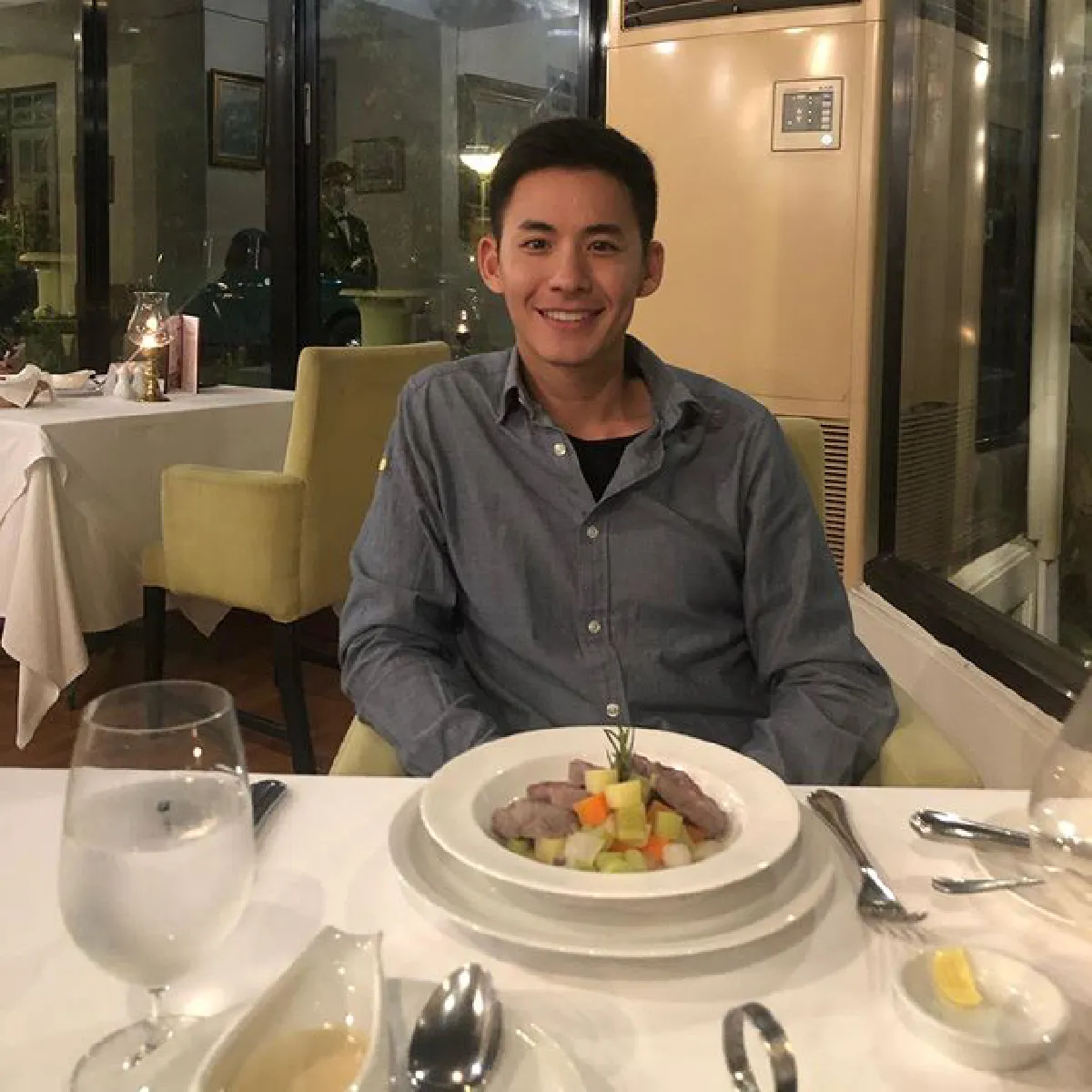 หรือว่าไม่โสดแล้ว? กวาง เดอะเฟซ สวีทแนบชิด โมสต์ วิศรุต บนเรือกลางทะเล