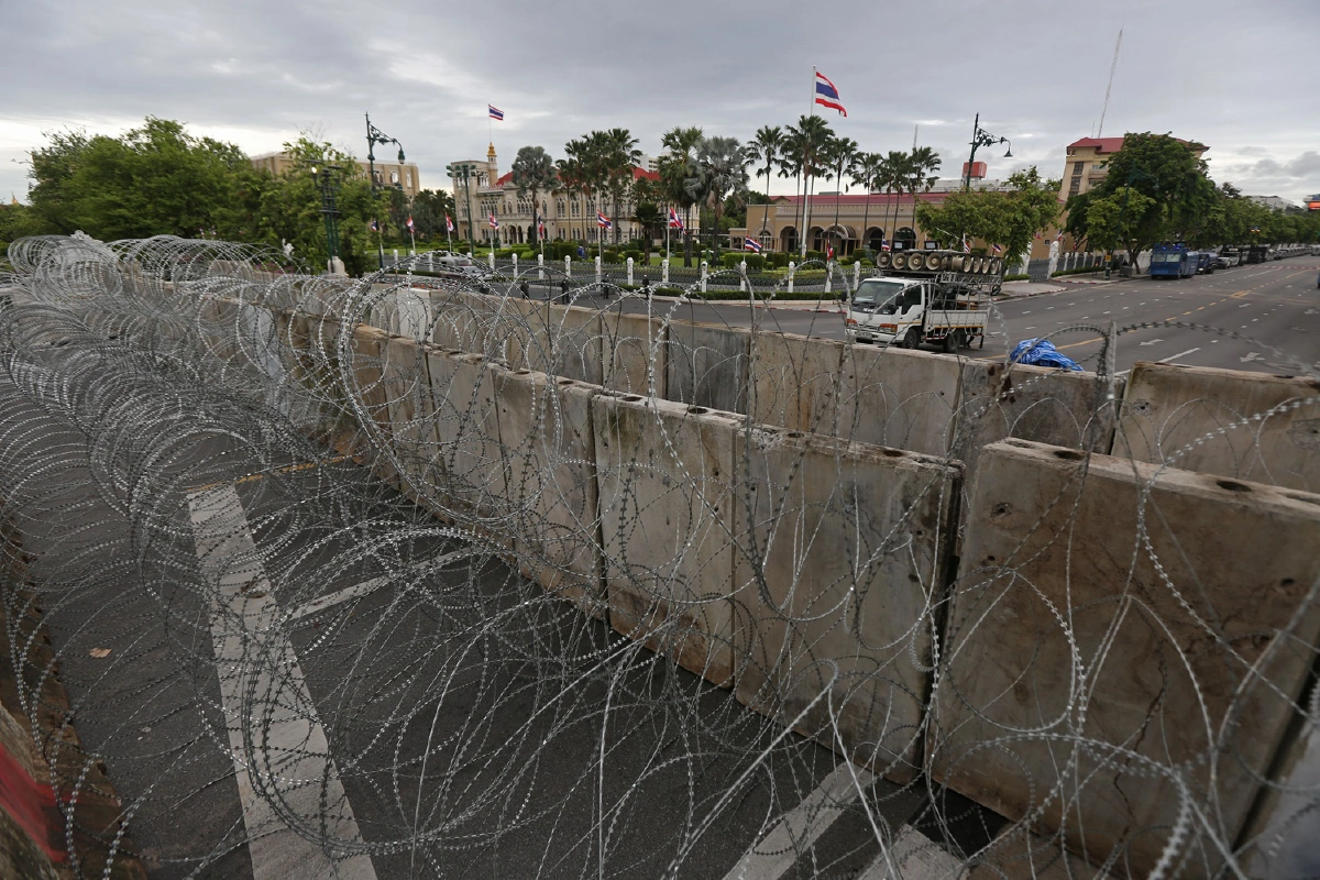 ตร.สันติบาลยันดูแลทำเนียบอย่างเข้มข้น-รอเจรจาแกนนำม็อบ