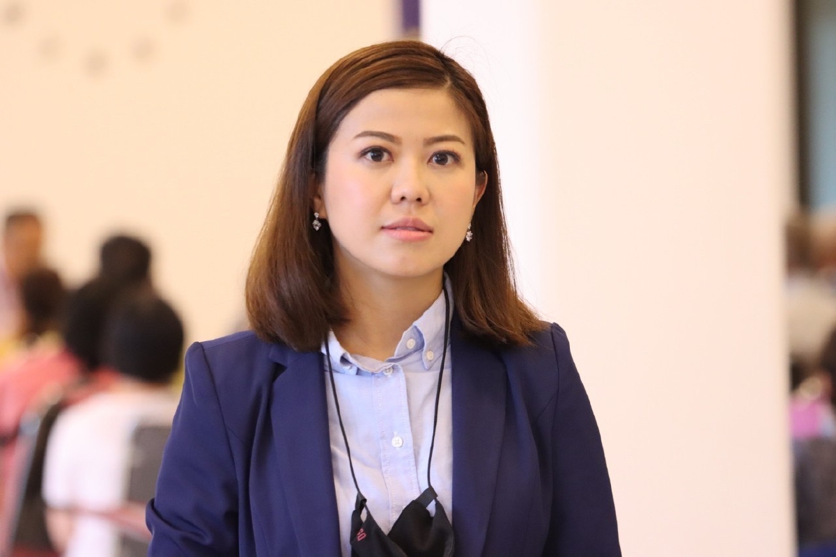 พปชร.ซัด "ธนาธร-พิธา-ช่อ" แอบยืนข้างเวทีม็อบเล่นเกมการเมือง พปชร.ซัด "ธนาธร-พิธา-ช่อ" แอบยืนข้างเวทีม็อบเล่นเกมการเมือง