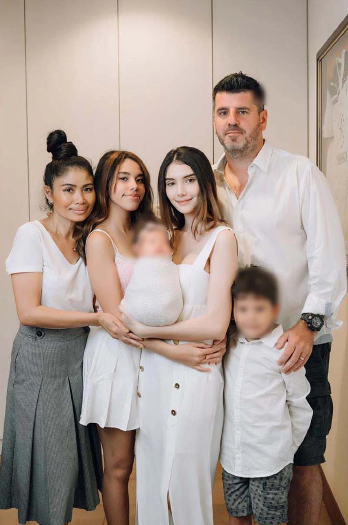 “ซาร่า คาซิงกินี” เผยแล้ว เด็กผู้หญิงอีกคนในรูปคือใคร หลังคนสงสัยหน้าคล้าย “น้องแม็กซ์เวลล์”