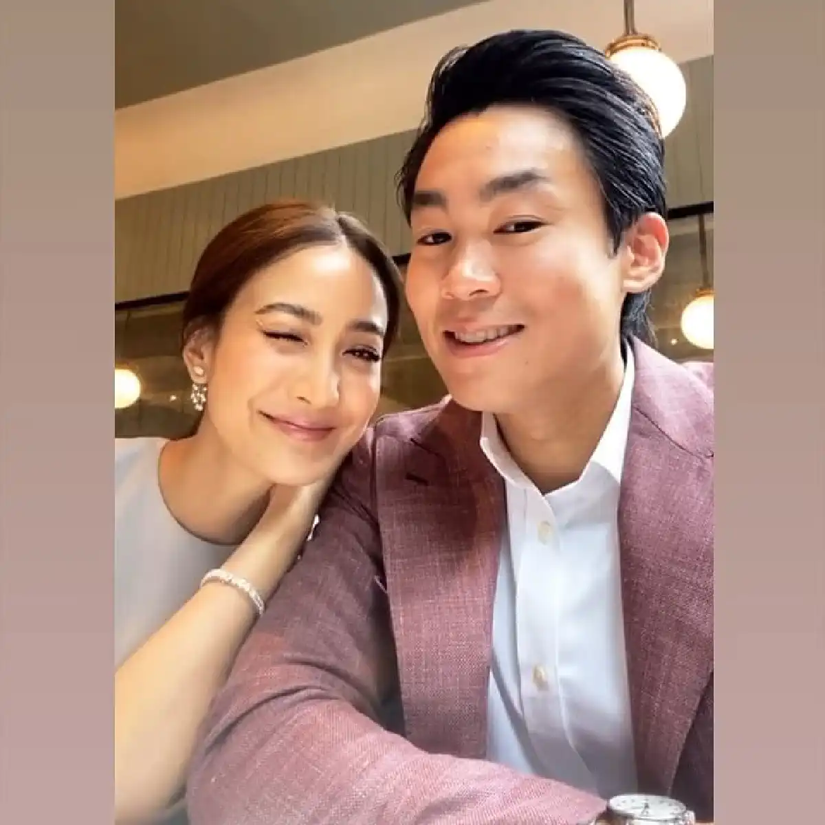 หวานอบอุ่น! แต้ว ณฐพร ร่วมเฟรมกรุ๊ปช็อตฝากตัวกับพ่อแม่ ไฮโซณัย