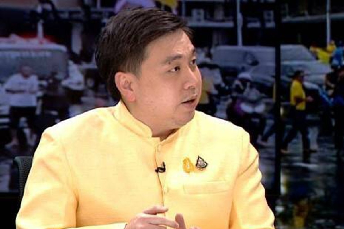 เด็กพปชร.อัด"ปิยะบุตร"ไม่ยอมรับคนมีความเห็นต่าง เด็กพปชร.อัด"ปิยะบุตร"ไม่ยอมรับคนมีความเห็นต่าง