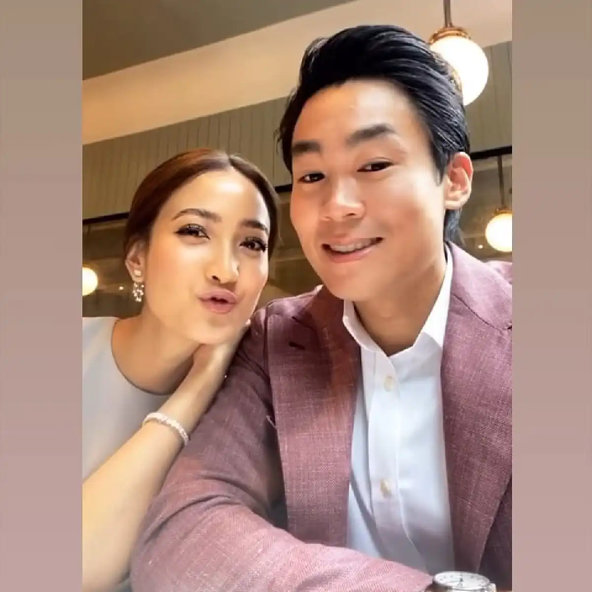 หวานอบอุ่น! แต้ว ณฐพร ร่วมเฟรมกรุ๊ปช็อตฝากตัวกับพ่อแม่ ไฮโซณัย