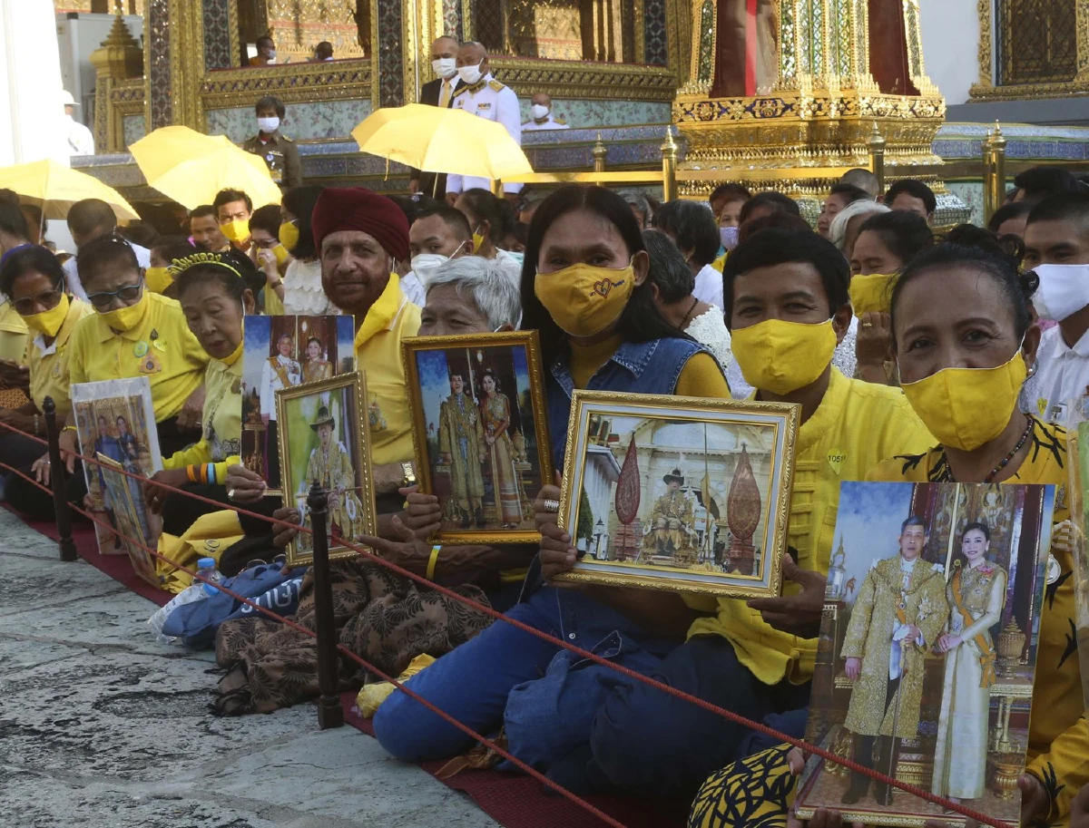 "ในหลวง-พระราชินี"เสด็จฯทรงบำเพ็ญพระราชกุศลตั้งเปรียญ