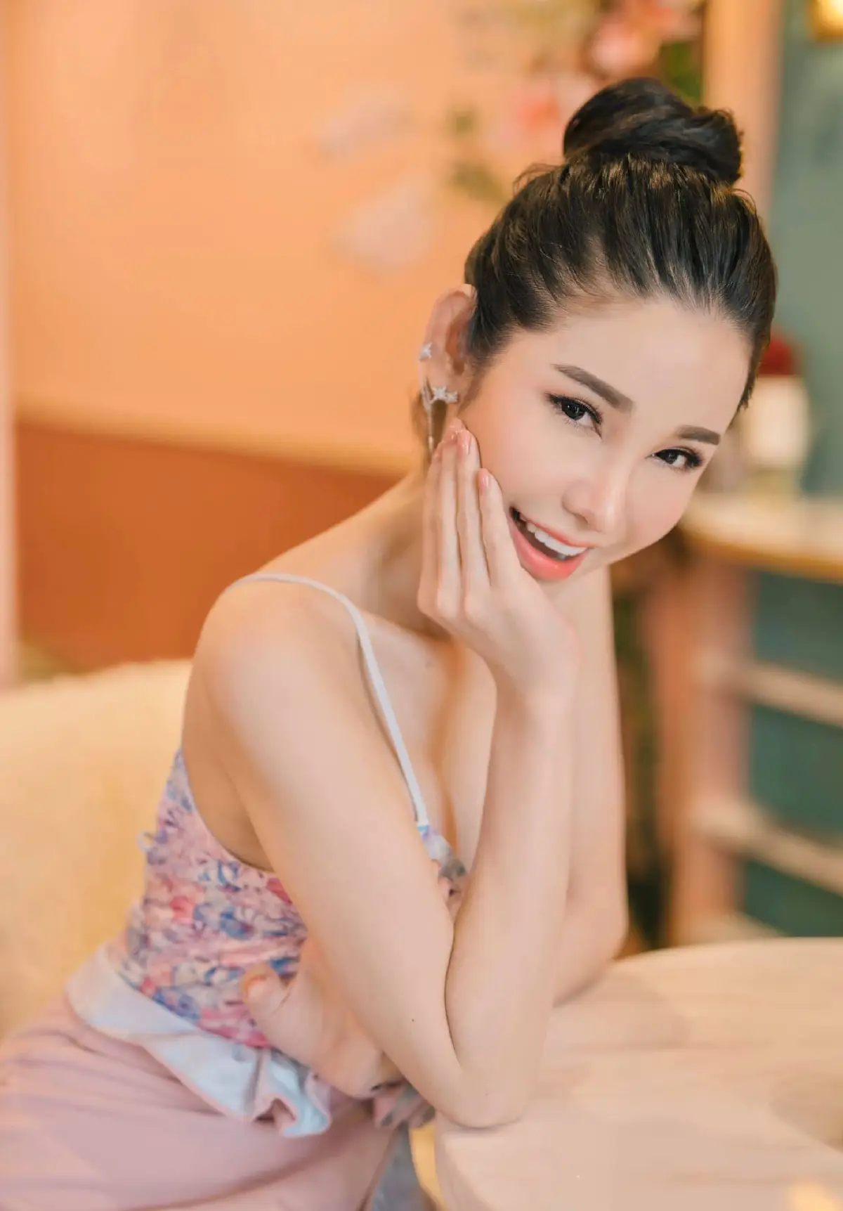 ทำความรู้จัก “หมวย โซฮอท” สาวประเภทสองคนดัง ดีกรี Miss ACDC 2019