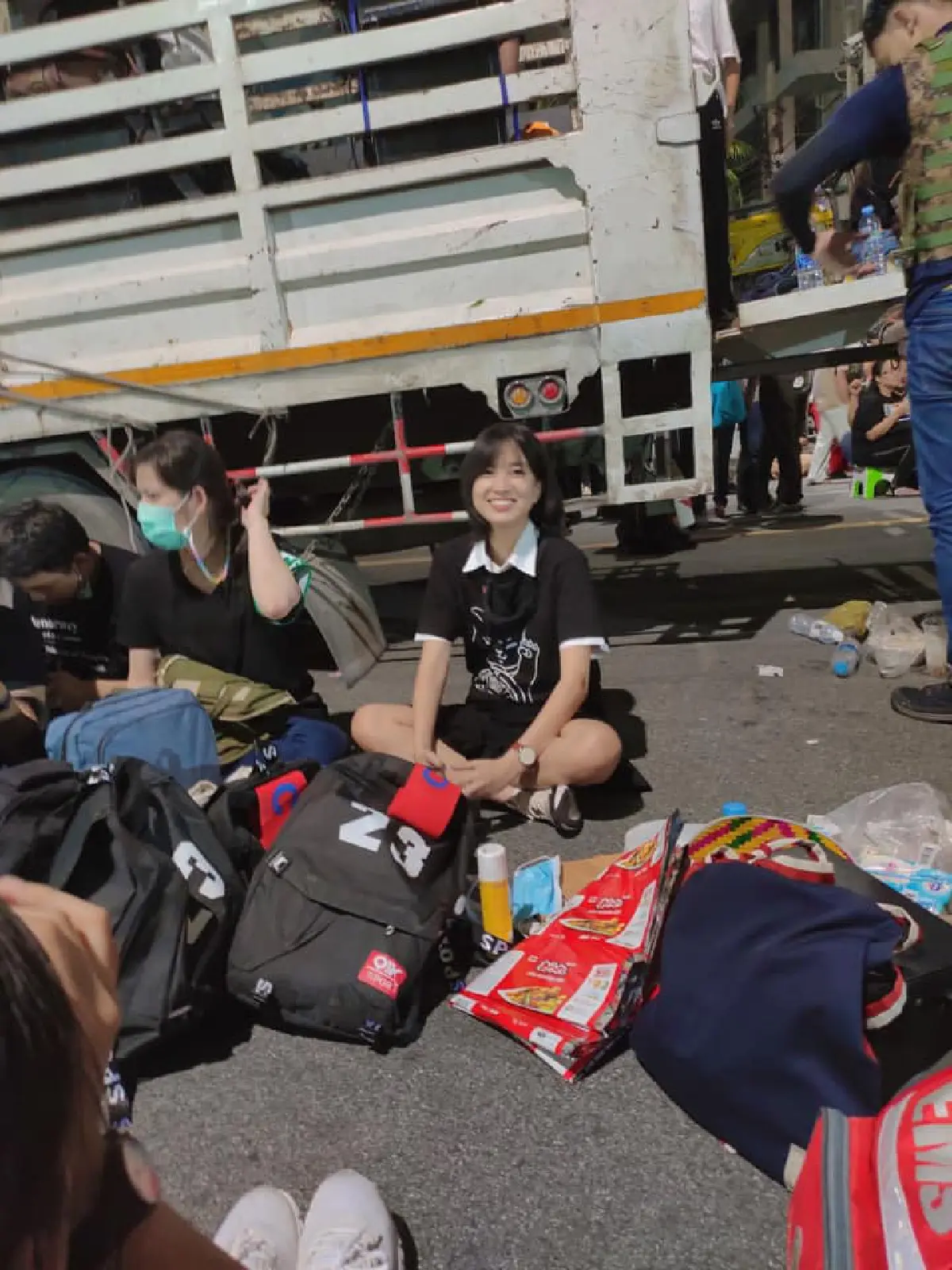  "แคน นายิกา" อดีต BNK48 เข้าร่วมชุมนุมม็อบ14 ตุลา แต่ถูกแซะระวังพ่อแม่เสียใจ งานนี้คุณพ่อมาตอบเอง