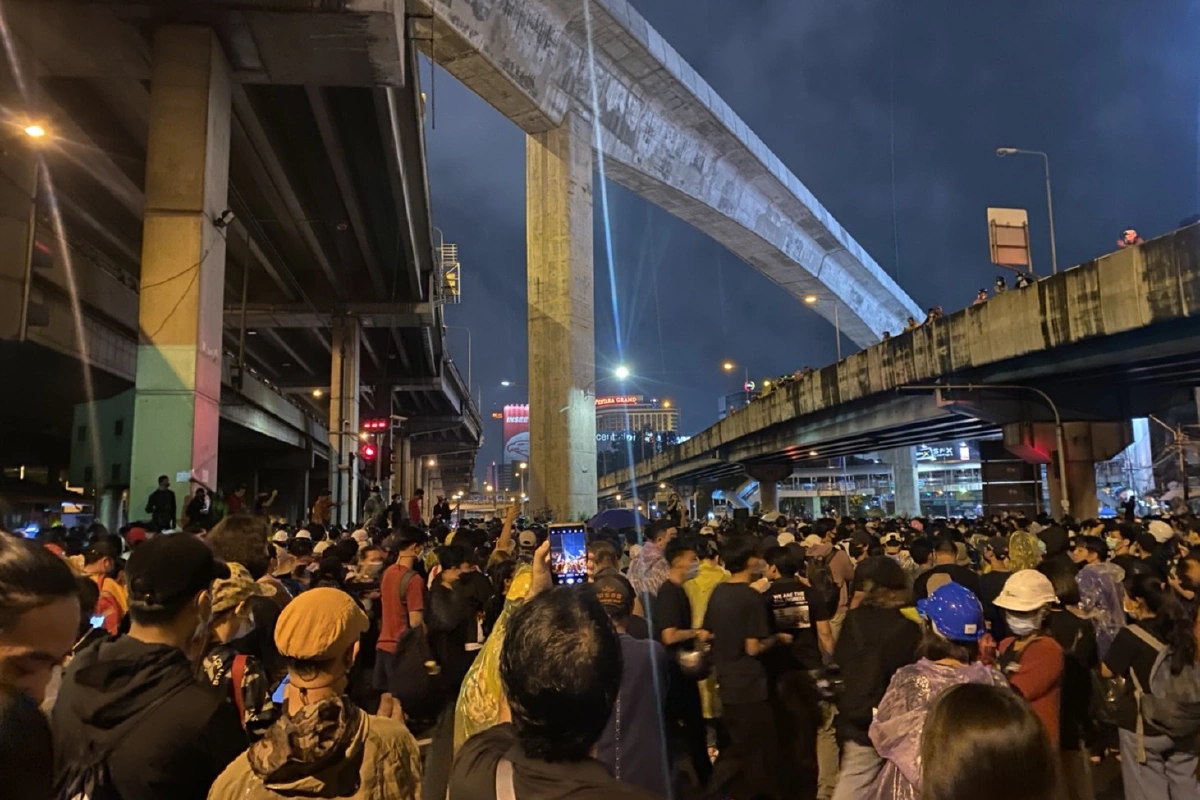 กลุ่มมวลชน5แยกลาดพร้าวยุติการชุมนุมแล้ว