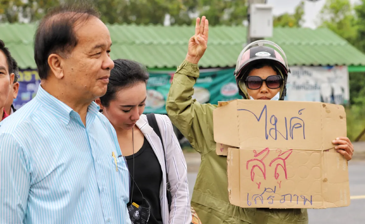 เพื่อไทยให้ส.ส.ทุกคนเตรียมหลักฐานพร้อมช่วยเหลือผู้ชุมนุมถูกจับกุม