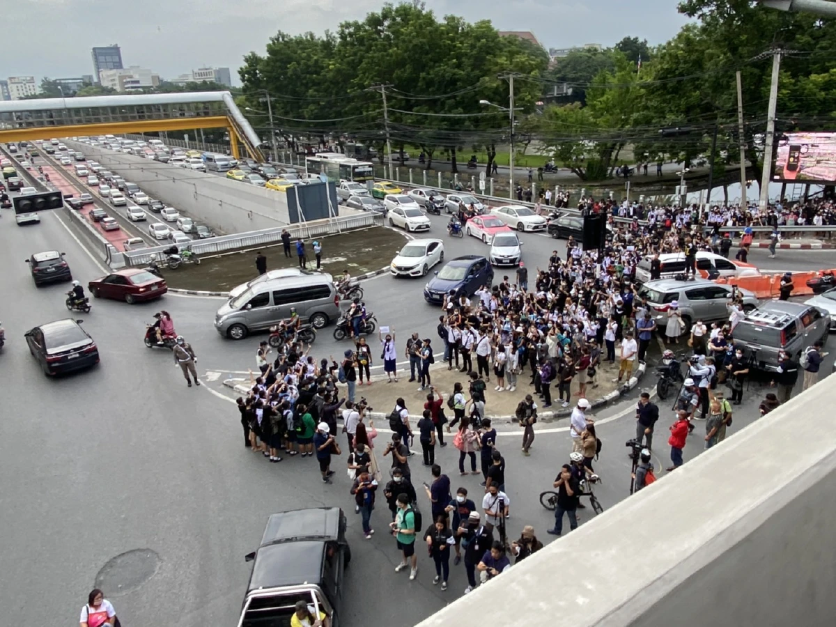 "แยกเกษตร"มวลชนทยอยรวมตัวแล้ว