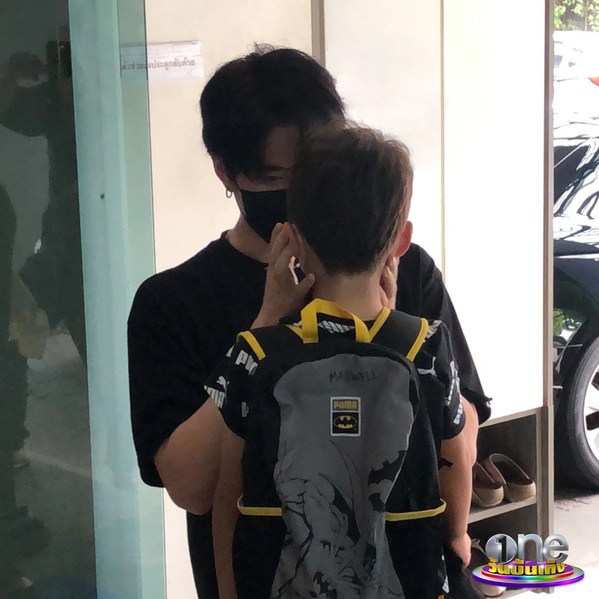 “ไมค์” ได้เจอ “น้องแม็กซ์เวลล์” แล้ว!! หลัง “ซาร่า” พาลูกบินตรงจากภูเก็ต มาหาตามสัญญา