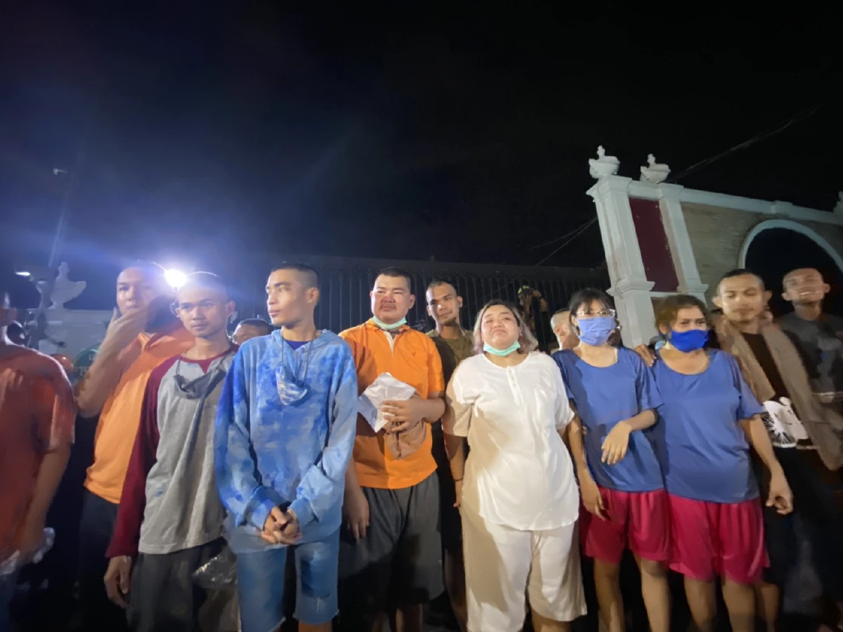 “แอมมี่ เดอะบอททอมบลูส์” พร้อมพวกออกจากคุกแล้ว! แต่ต้องมารายงานตัวทุก 2 สัปดาห์