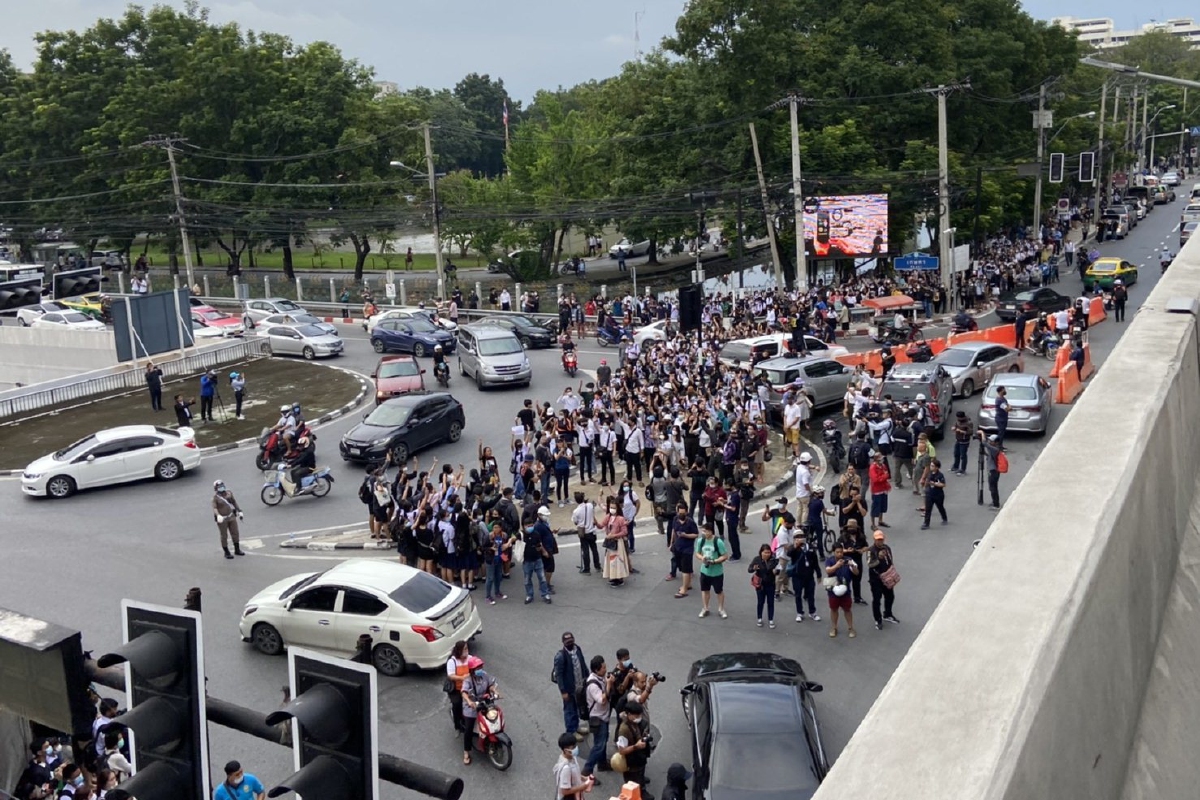 "แยกเกษตร"มวลชนทยอยรวมตัวแล้ว "แยกเกษตร"มวลชนทยอยรวมตัวแล้ว