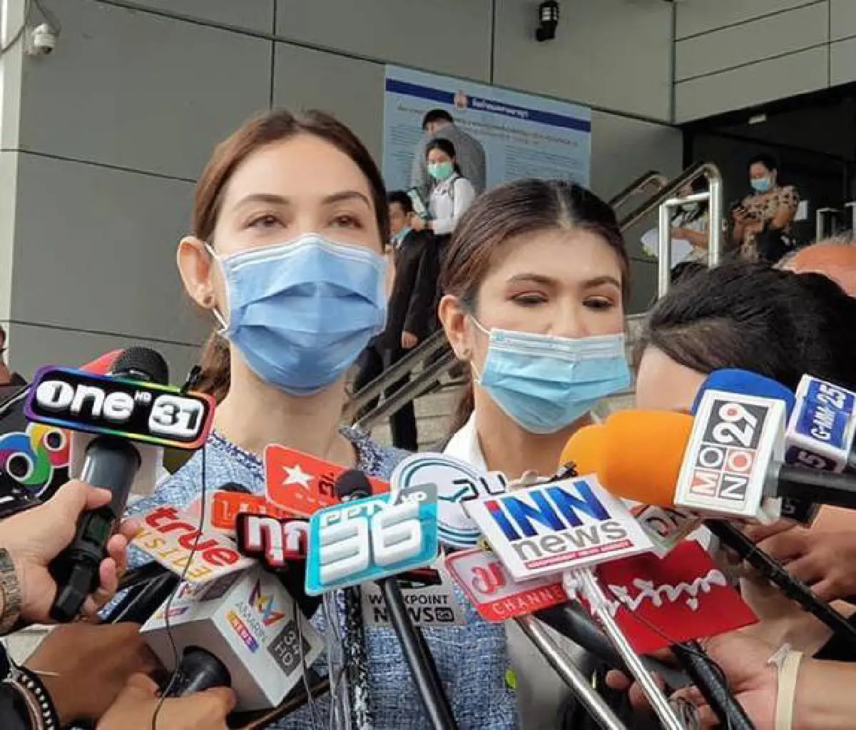 "แมท ภีรนีย์” ควง "สงกรานต์" ขึ้นศาลในคดีหมิ่นประมาท เปิดใจฟ้องเกรียนคีย์บอร์ดรายแรก 