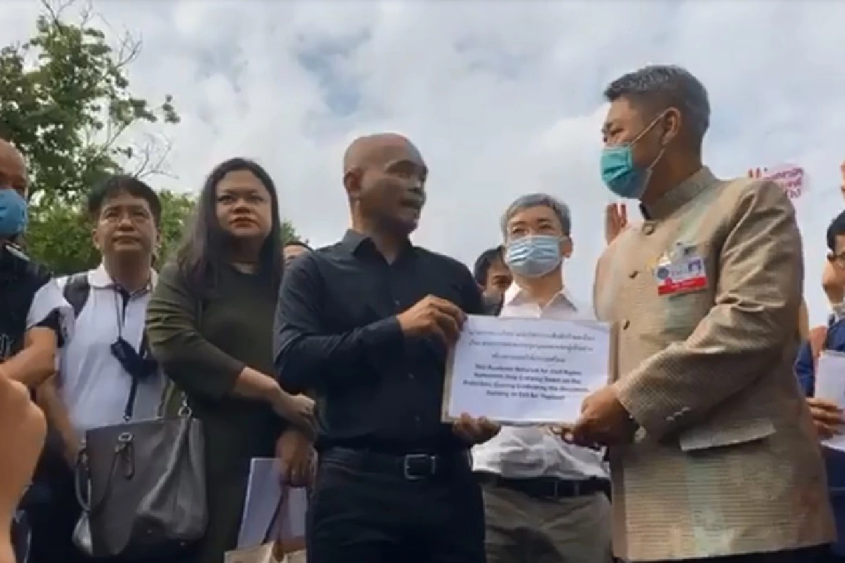 นักวิชาการเพื่อสิทธิพลเมืองจี้นายกฯหยุดสลายม็อบ-ขจัดผู้เห็นต่าง 